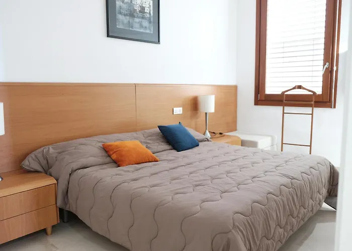 Exclusive Beachfront Haven In Costa Brava Appartamento *