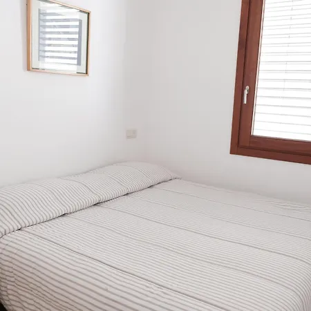 Exclusive Beachfront Haven In Costa Brava Lägenhet *