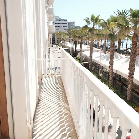 Exclusive Beachfront Haven In Costa Brava דירה *